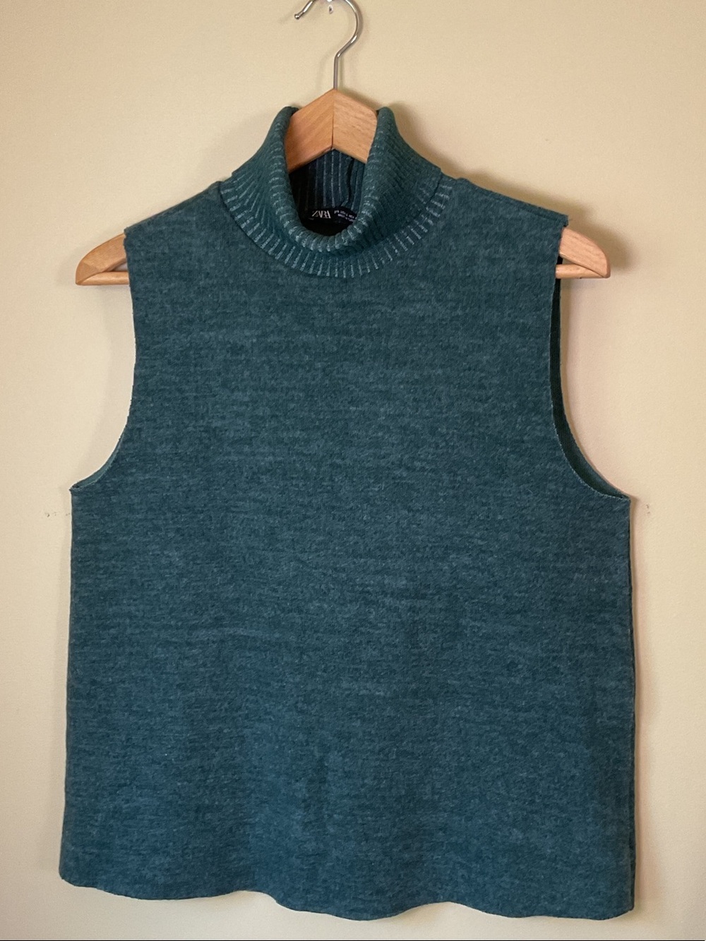 Zara Sleeveless Turtleneck Raw Hem Size L